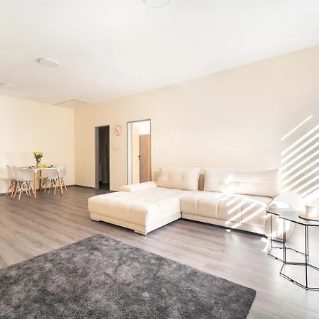 Balaton Apartament *